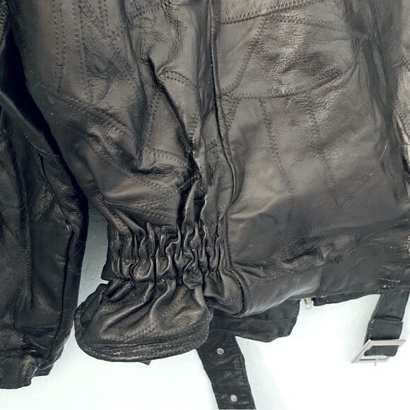 Vintage
Black Leather Patched God Bless America Motorcycle Jacket Size Medium - Picture 13 of 16